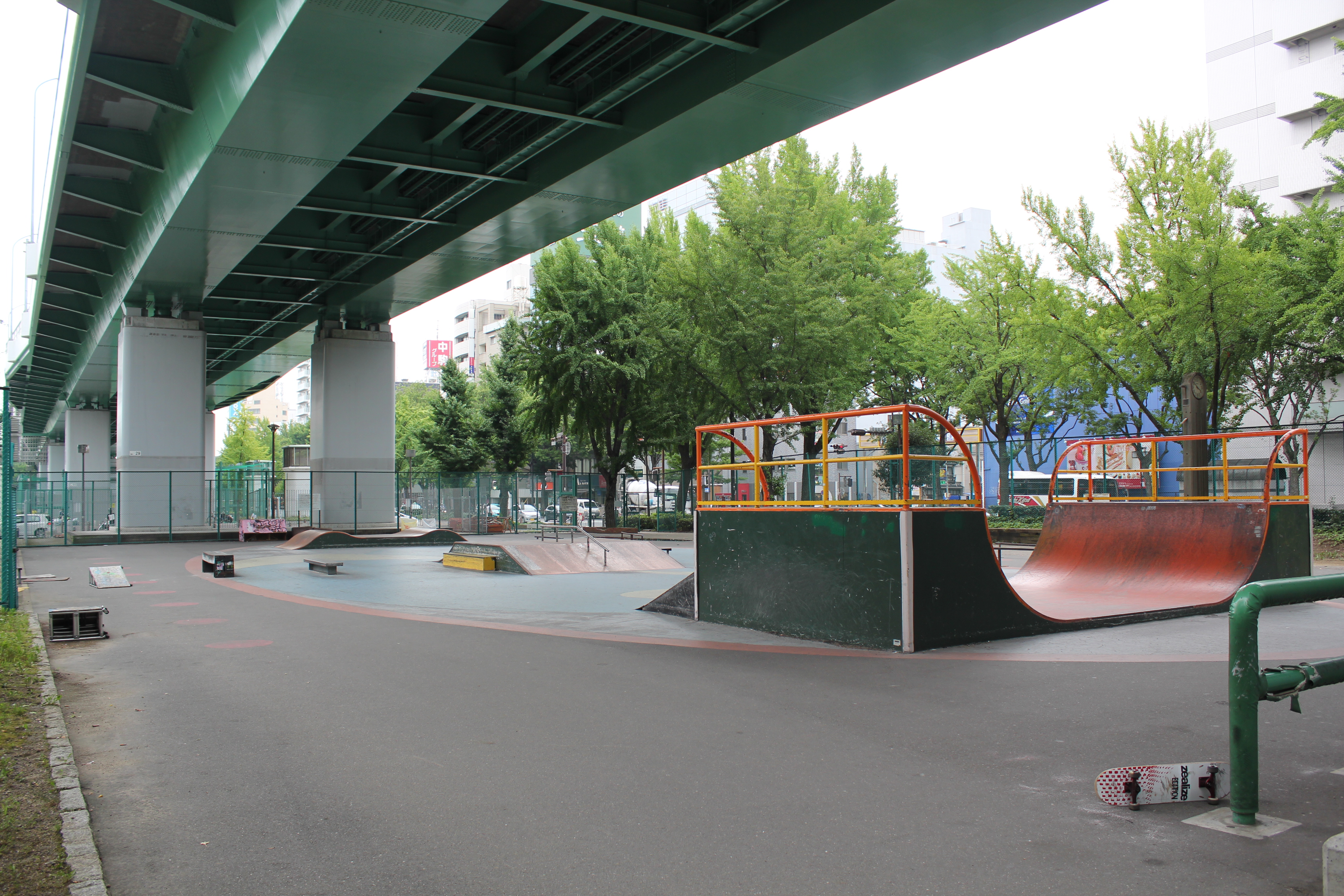 東京都立川駅の近くにあるスケートパークを紹介 Zealize Tokyo